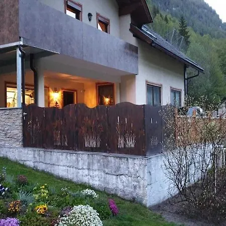 Cosy In A Charming Area , Cleaning Included Apartment