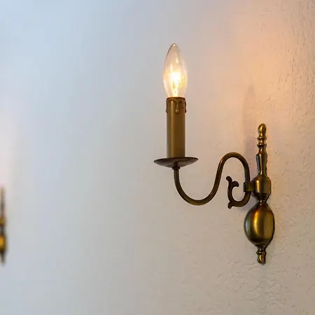 Cosy In A Charming Area , Cleaning Included Apartment *
